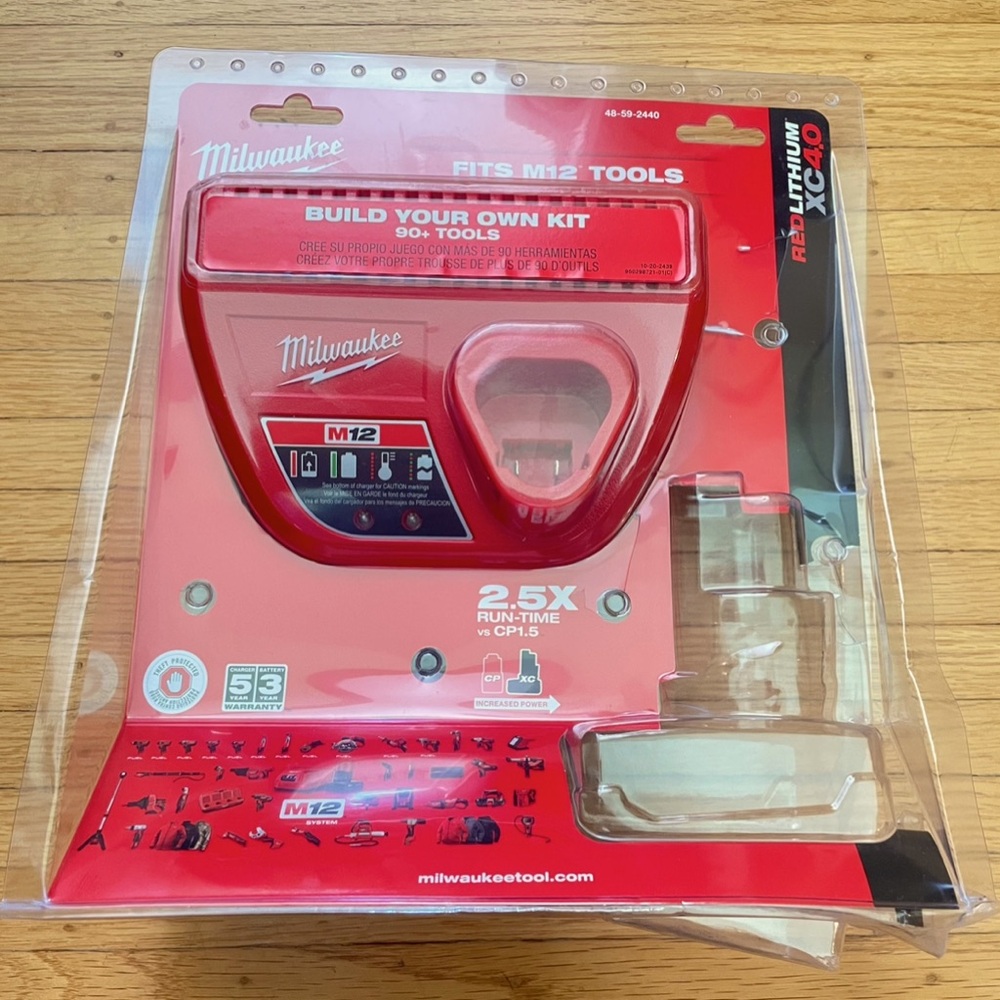 Milwaukee Tool M12 12 Volt Charger 48-59-2401